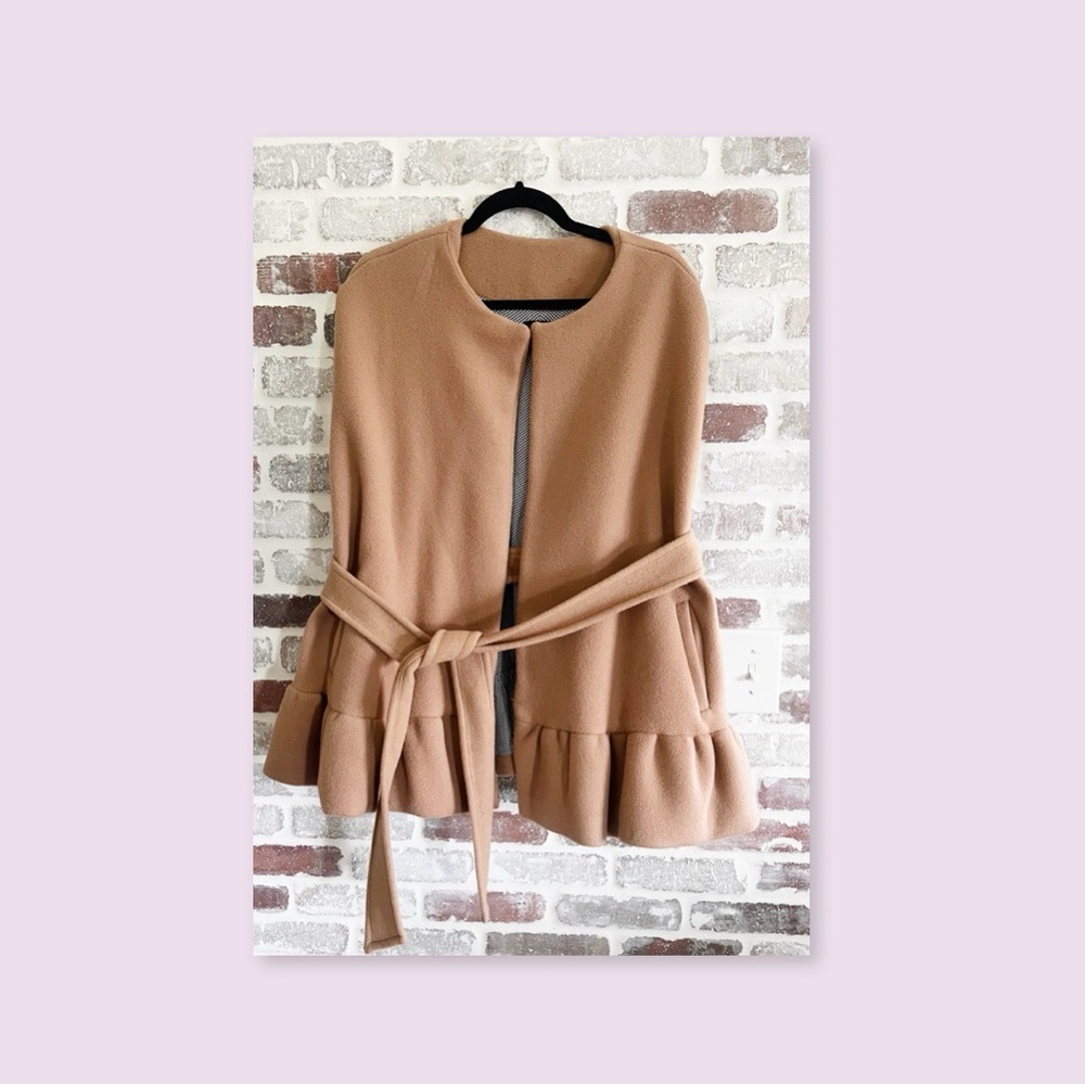 Elizabeth Wilson Designs Cape size medium.